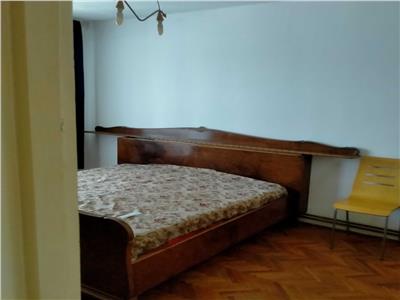 Apartament cu 3 camere linga Medicina