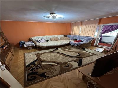 Decomandat 60 mp etaj 1 cu centrala in Mircea