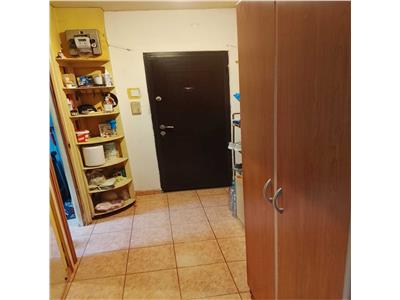 Confort 1 etaj 2 in spate la McDonald’s Circumvalatiunii