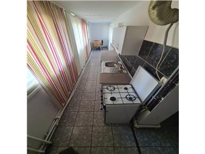 Modificat în 3 camere la parter inalt