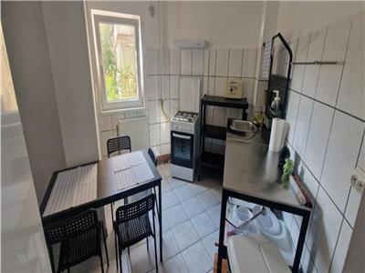Etaj 1 cu 2 bai, linga Piata Verde