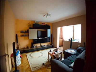 Decomandat cu 2 bai si 2 balcoane la etaj 2