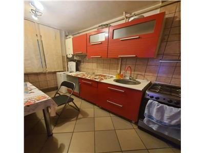 Decomandat, mobilat si utilat, etaj intermediar in bloc izolat