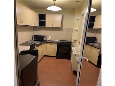 Decomandat la etaj 1, mobilat si utilat aproape de Mall