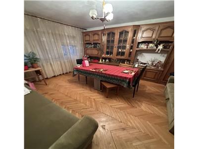 2 camere 58mp utili in bloc din 2000 linga Shopping City