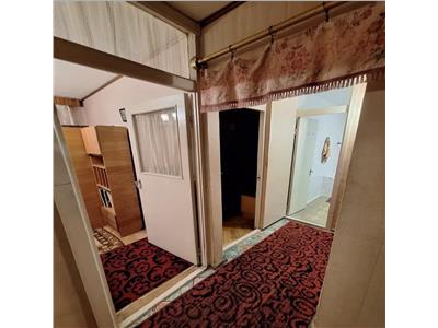 Decomandat la etajul 1 linga parcul Bucovina