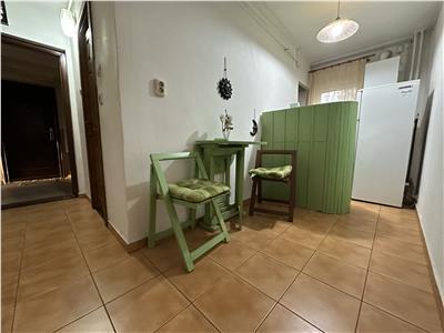 Model mare cu centrala propie, aproape de Vest