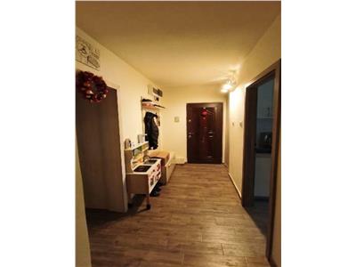 Mobilat si utilat la etajul 2 cu garaj inclus linga Shopping City