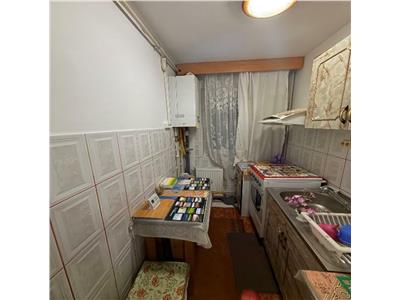 Decomandat cu centrala la etaj 2 linga Padurice