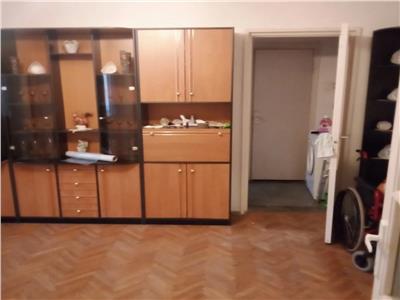 Etaj 2 cu 3 balcoane in bloc anvelopat