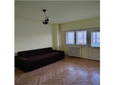 Decomandat 2 bai, 2 balcoane, etaj intermediar