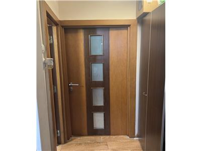 Mobilat si utilat in bloc anvelopat aproape de Mall