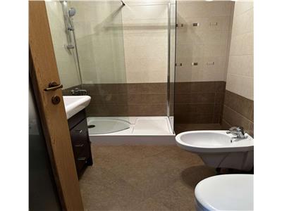 Mobilat și utilat modern in bloc nou cu loc de parcare inclus