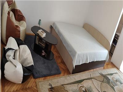 Etaj 3 aproape de Piata 700