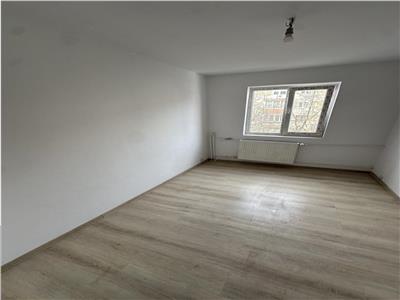 4 camere etaj 3 langa Mall