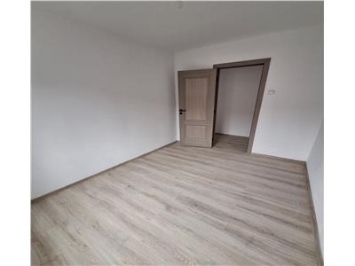 4 camere etaj 3 langa Mall