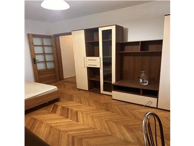 Decomandat la etaj 2 in Complexul Studentesc