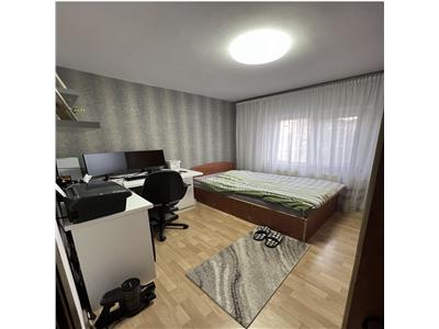 Etaj 2 cu 2 bai si 2 balcoane