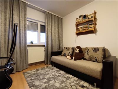 Decomandat cu centrala propie, mobilat