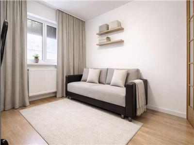 Decomandat cu centrala propie, mobilat