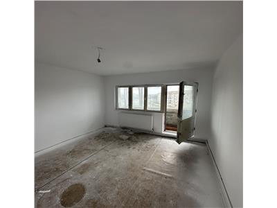 Decomandat cu 2 balcoane in Soarelui