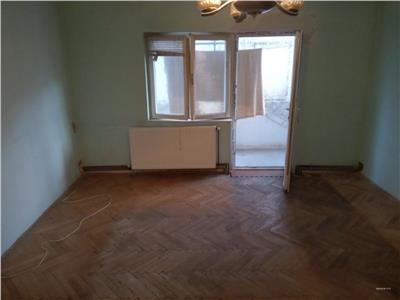 Etaj 1 cu 2 bai, centrala propie in bloc anvelopat