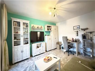 Decomandat cu 2 bai si 2 balcoane