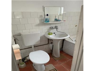 Apartament cu 2 camere la etajul 1 aproape de Medicina