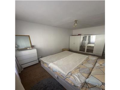 Etaj 2 in bloc anvelopat, mobilat si utilat lingă Shopping City