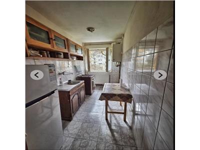 Mobilat si utilat la etajul 2 in bloc anvelopat