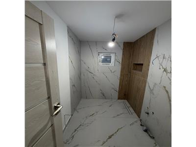 Decomandat cu 2 bai la etajul 1 renovat recent nou