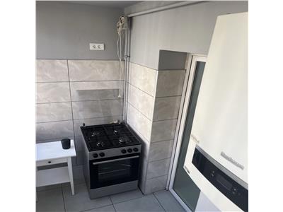 Decomandat la etajul 1, mobilat si utilat