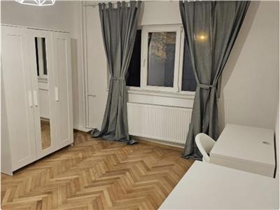 Decomandat, mobilat si utilat in Complexul Studentesc