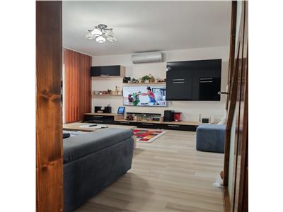 Decomandat cu 2 băi linga BRD