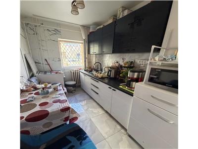 Decomandat, model mare langa Generala 30