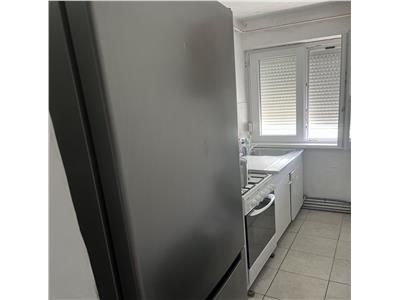 Apartament 4 camere etaj 3 cu centrala propie