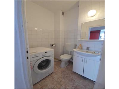 Decomandat cu centrală propie, etaj intermediar