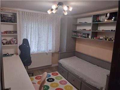 Decomandat cu 2 bai, 2 balcoane, mobilat si utilat