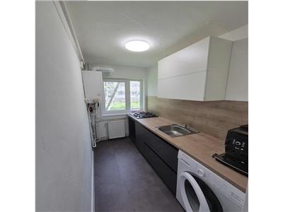 Mobilat si utilat cu centrala propie, parter inalt