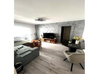 3 camere la etajul 2 cu 2 bai, linga Generala 30