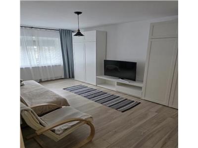 Decomandat la etaj 1 cu centrala propie