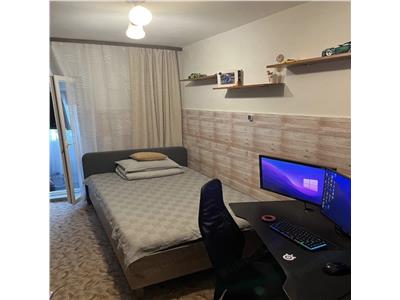 Decomandat, model mare la parter cu balcon