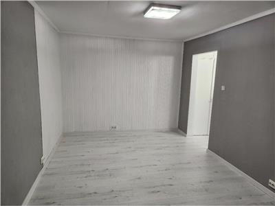 Amenajat la etajul 2 aproape de Complex