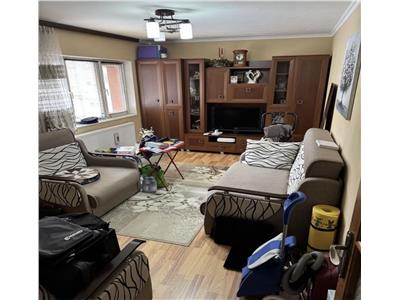 Decomandat cu centrala propie la etajul 1