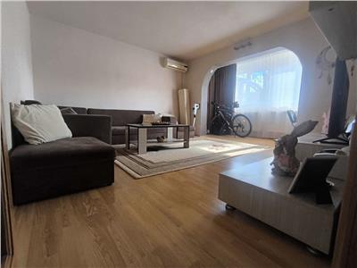 Decomandat la etaj 2, mobilat si utilat