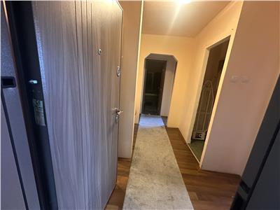 Decomandat, mobilat si utilat la etajul 3