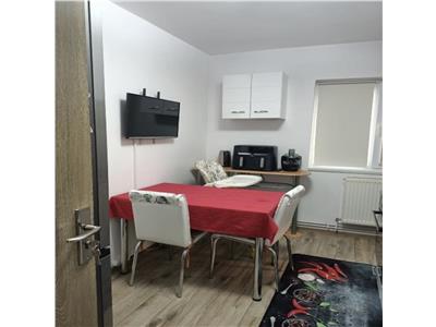Decomandat la etajul 2 cu 2 bai si 3 balcoane
