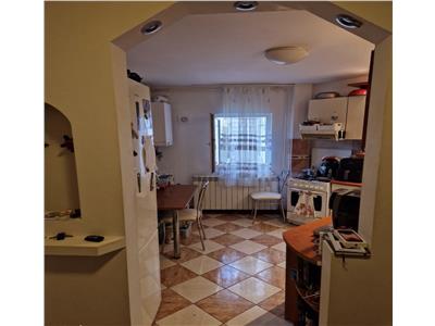 Etaj 1 cu 2 bai, centrala propie in zona Soarelui