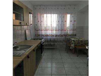 2 camere decomandat, etaj intermediar