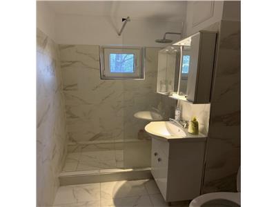Decomandat cu 2 bai si 2 balcoane la etaj 3